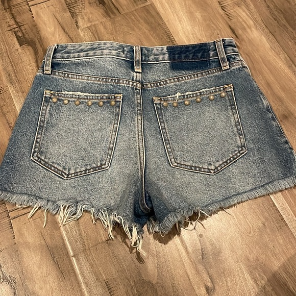 Abercrombie Studded Denim Shorts - Picture 3 of 6
